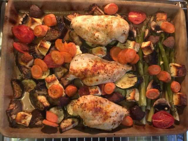 Hähnchenbrust mit Ofengemüse