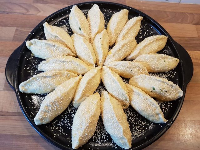 Gefüllte Spinat Feta Päckchen auf dem ROCKCROK®-Grillstein