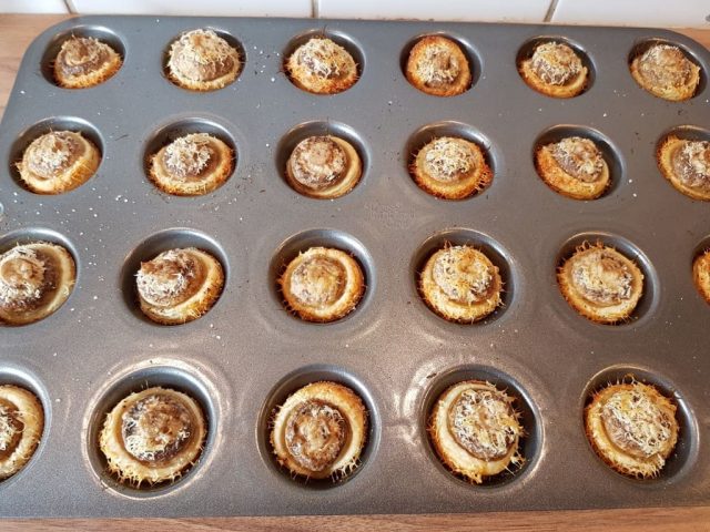 Fingerfood - Champignon Häppchen aus der Mini Muffin Form Deluxe