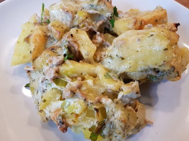 Kartoffelhackfleischauflauf aus der Ofenhexe