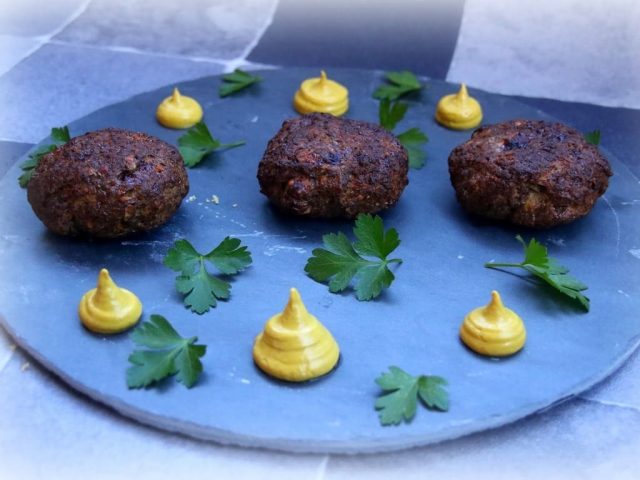 Ofenfrikadellen / Buletten saftig und knusprig vom Zauberstein