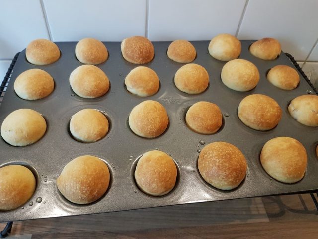 Pizzabrötchen als Beilage aus der Mini Muffin Form Deluxe
