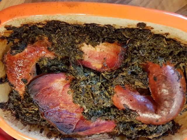 Grünkohl mit Bregenwurst, geräuchertem Kassler Nacken / Bauchfleisch aus dem kleinen Zaubermeister