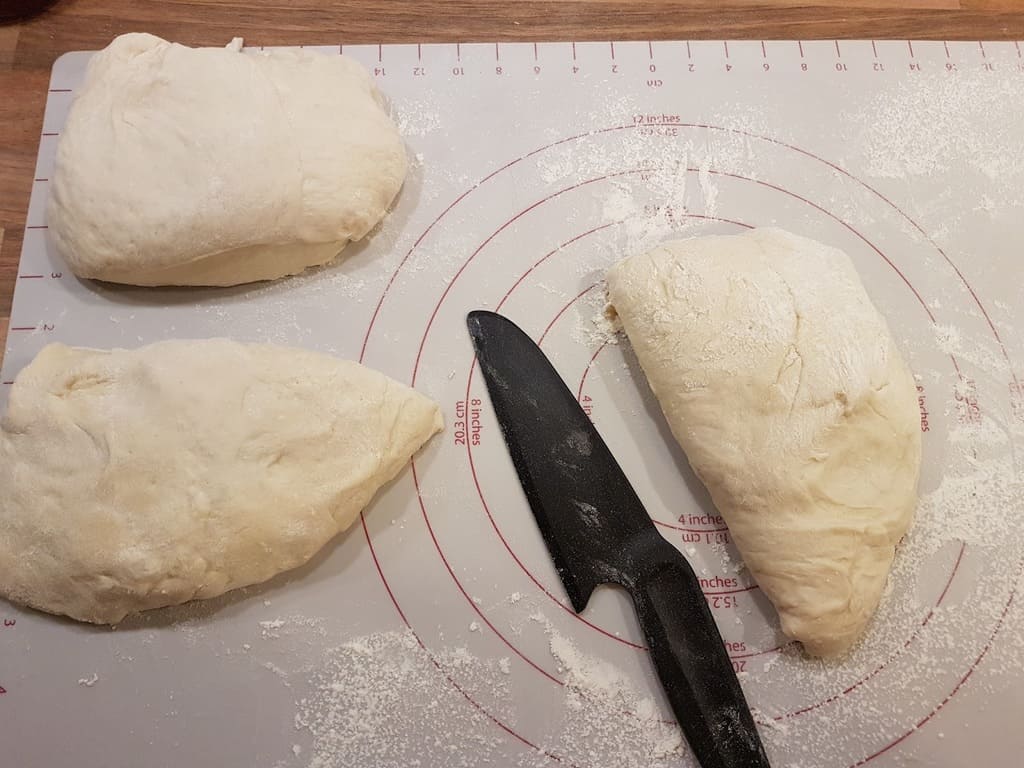 Sesamringe mit Camembert auf dem RockCrok von Agnes