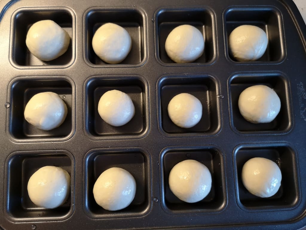 Kaisersemmeln aus der Brownieform