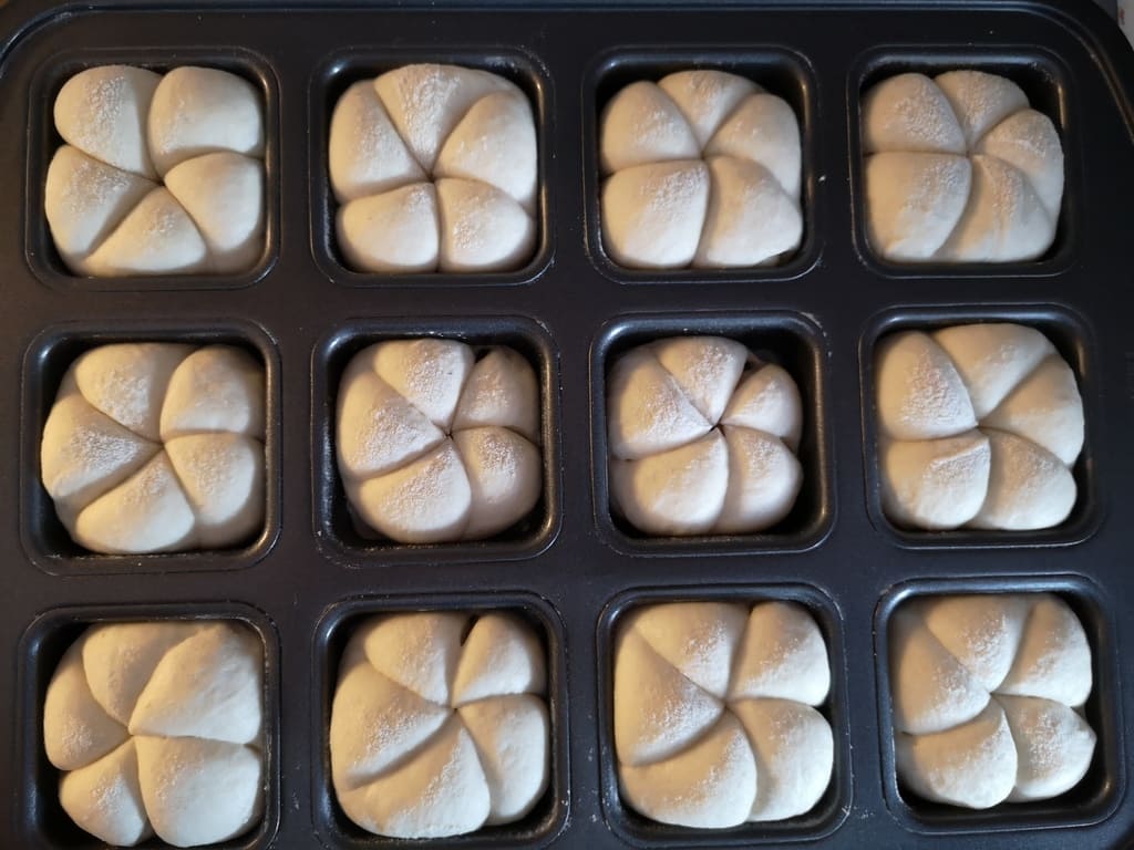 Kaisersemmeln aus der Brownieform