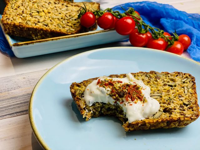 Quark Eiweiß Brot aus dem Zauberkasten