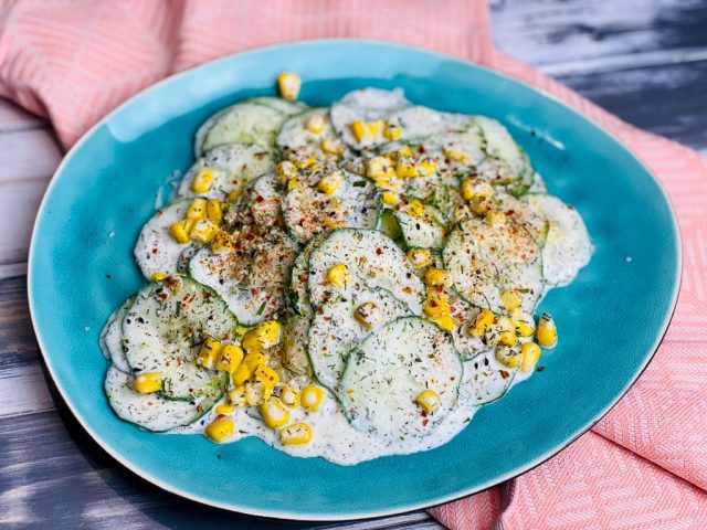 Gurkensalat mit Mais - sommerlich lecker -