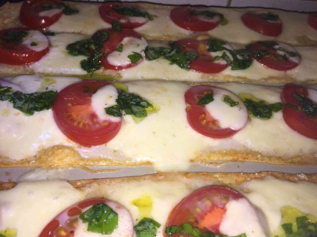 Caprese – Pizza vom Zauberstein