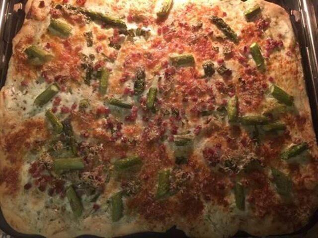 Spargel Flammkuchen