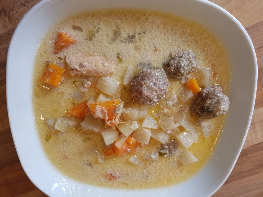 Kohlrabi – Möhren Eintopf mit Hackbällchen aus dem Ofenmeister