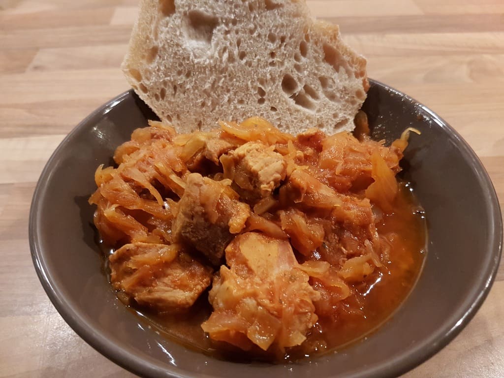 Szegediner Gulasch im Ofenmeister
