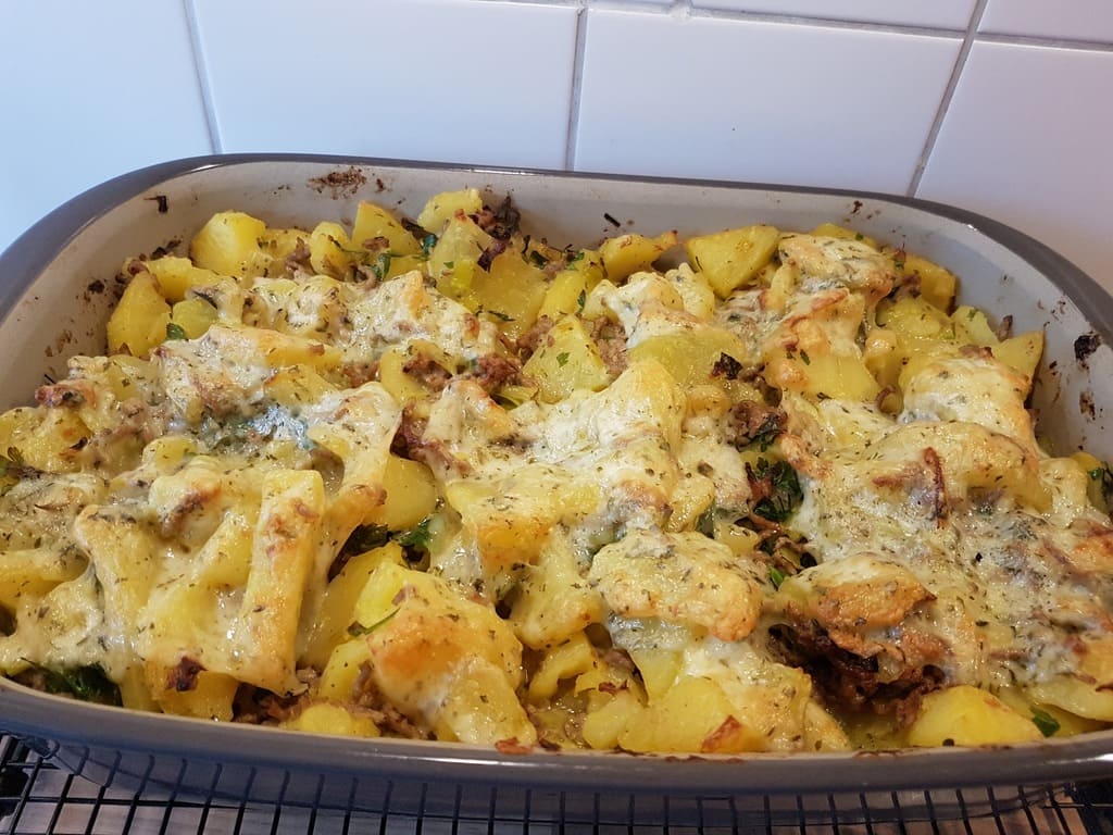 Kartoffelhackfleischauflauf aus der Ofenhexe