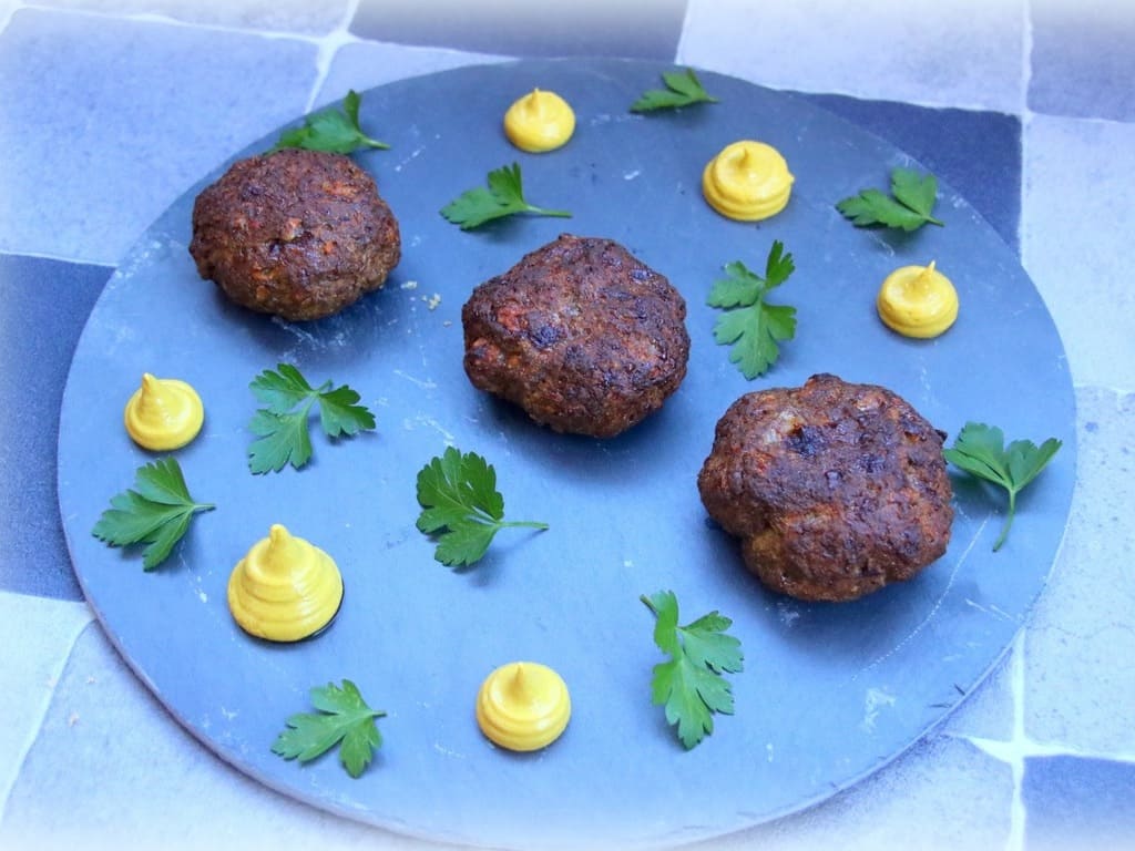 Ofenfrikadellen / Buletten saftig und knusprig vom Zauberstein