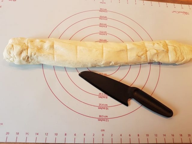 Hefezöpfchen mit Bacon und Käse auf dem großen Ofenzauberer