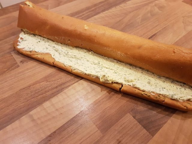 Pfannkuchenrolle mit Kräuterfrischkäse vom mittleren Blech Pampered Chef®