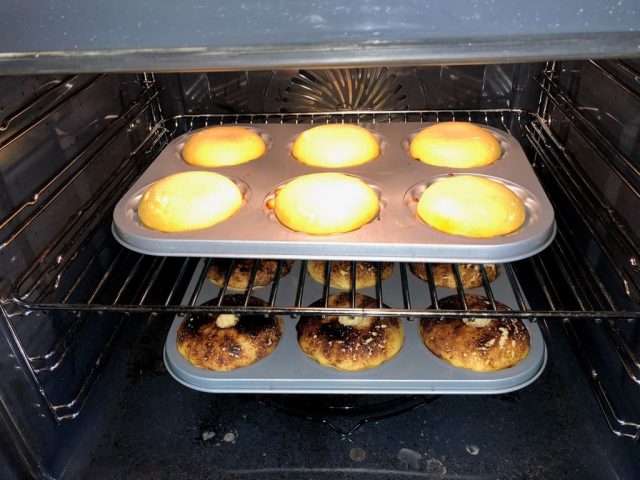 Apfel-Käse-Teilchen aus dem Mini-Pieform-Set und Mini-Gugelhupf