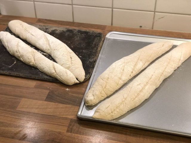 Baguettes T65 vom großen Ofenzauberer oder dem flachen Blech ohne Rand