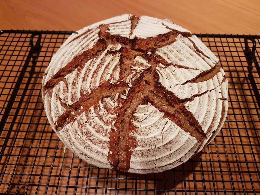 Mischbrot aus dem Buch ” Brot backen in Perfektion mit Sauerteig ” von Lutz Geissler