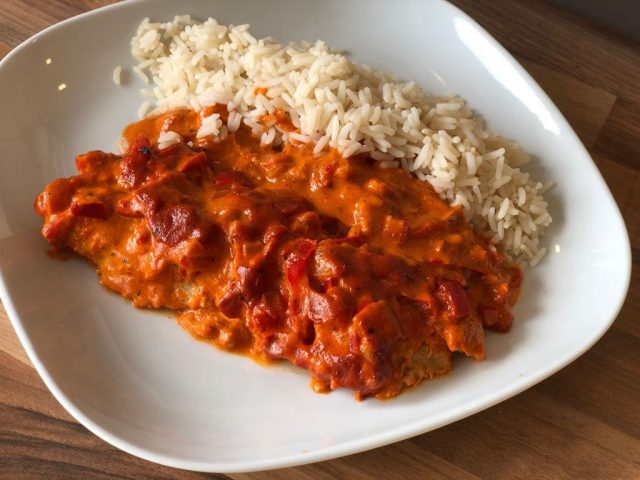 Paprika Rahm Schnitzel / Hähncheninnenfilet für die rechteckige Ofenhexe