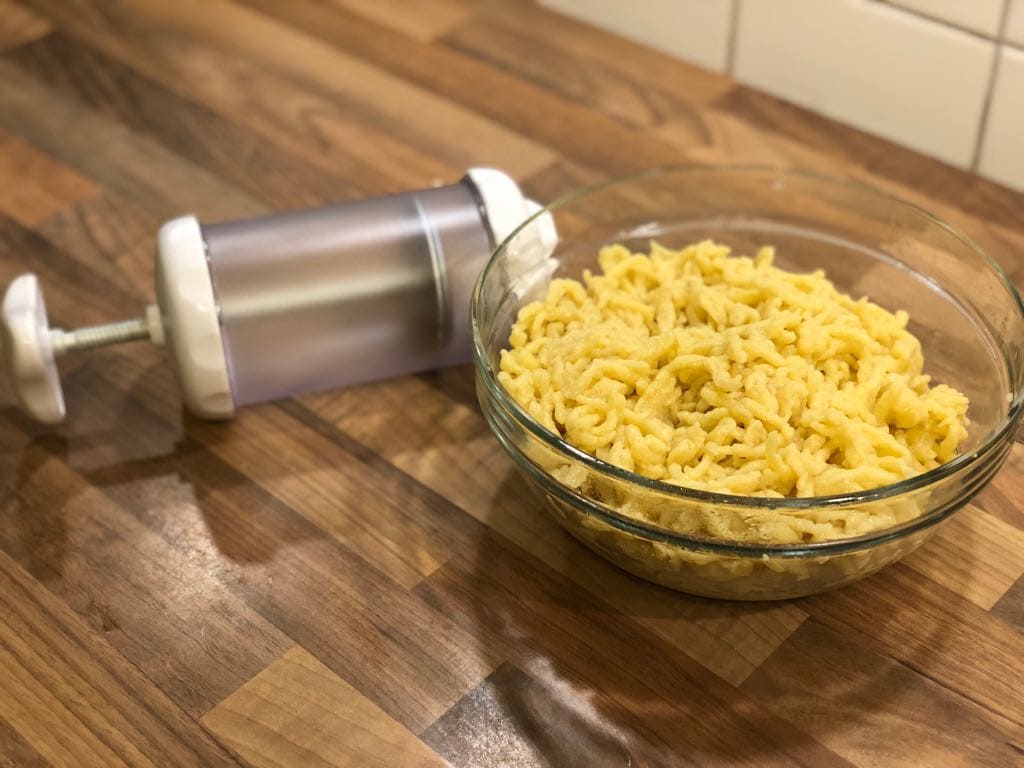 Spätzle aus der PamperedChef® Plätzchenpresse (Platte nr.10)