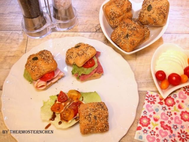 Weltmeistersnackbrötchen aus der Brownieform Deluxe von Pampered Chef®