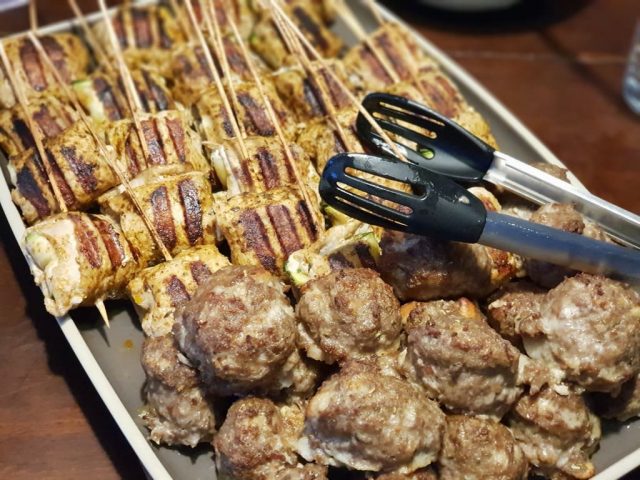 Griechische Lolli's auf dem Rockcrok® Grillstein