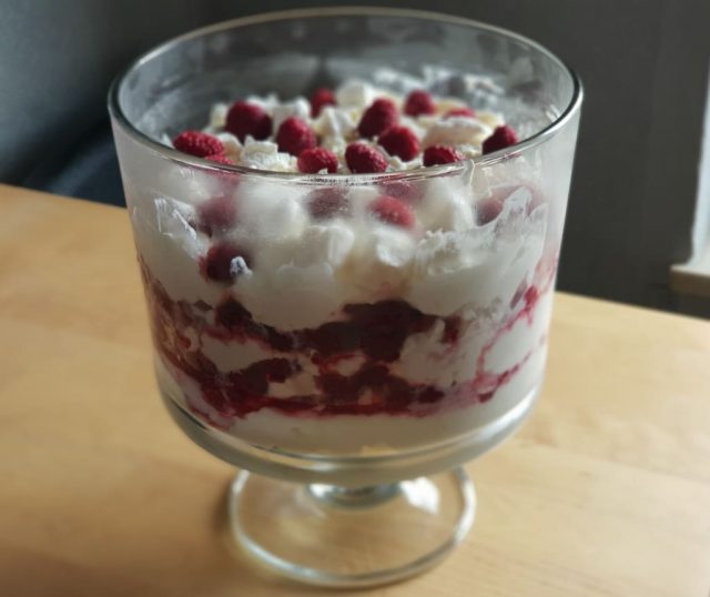 Himmbeer Traum aus der großen Elfenkönigin oder der mitteren Glasschale