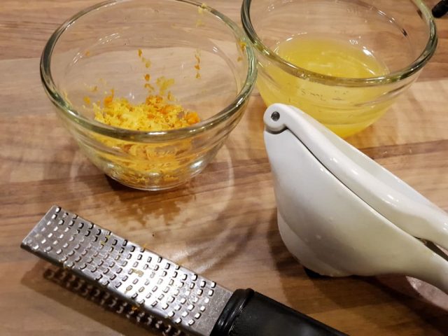 Möhren - Walnusscake mit Frosting aus dem Zauberkasten