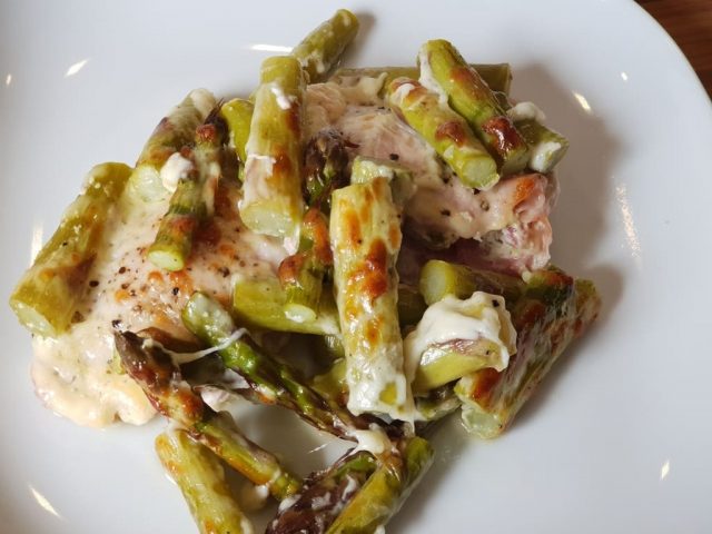 Gefüllte Frühlingstaschen aus der rechteckige Ofenhexe®