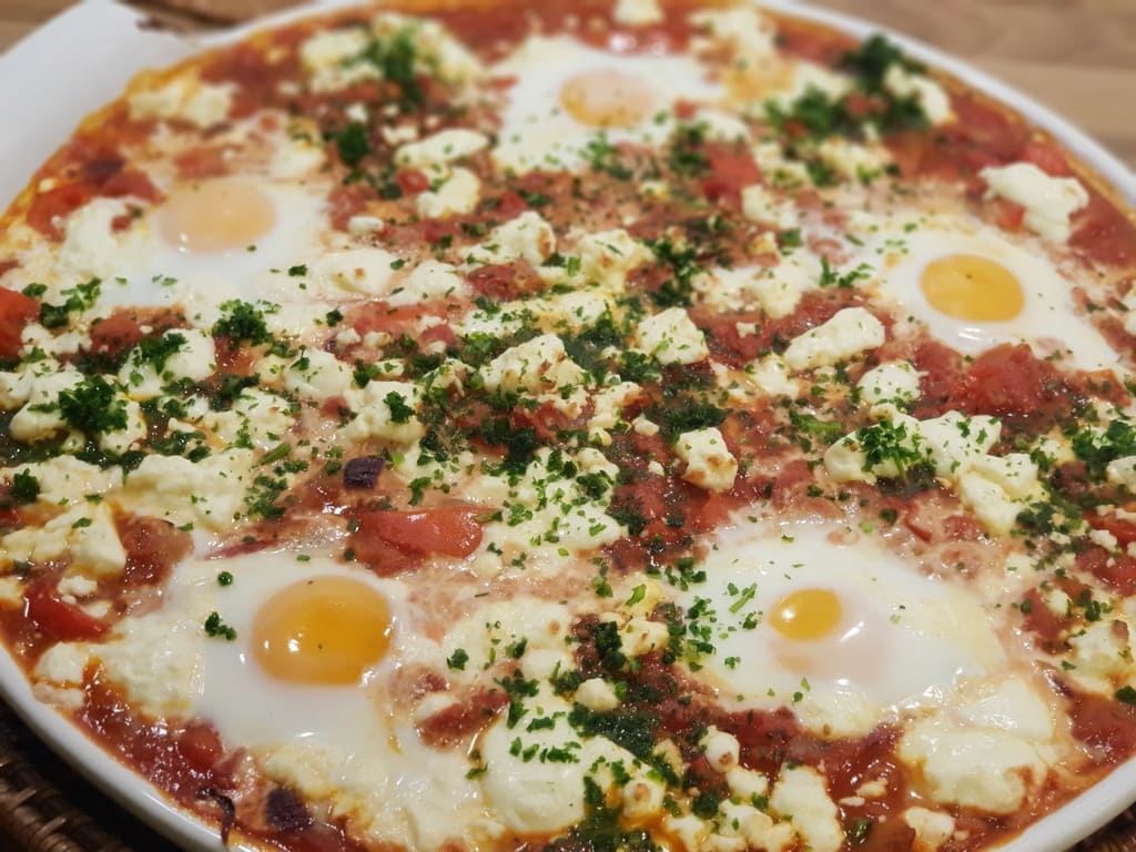 Shakshuka vom neuen runden Stein “White Lady”