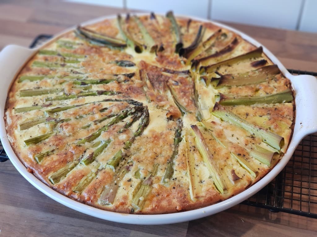Spargel – Lauch Tarte vom großen runden Stein ” White Lady”