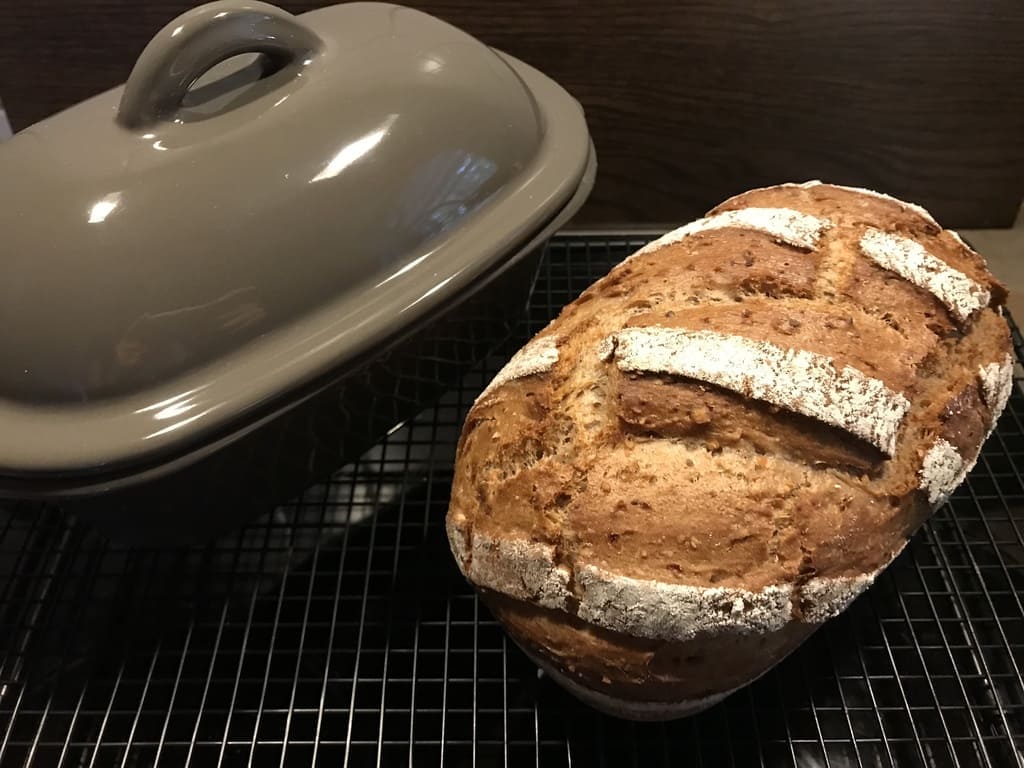 Möhrchenkruste mit Walnüssen