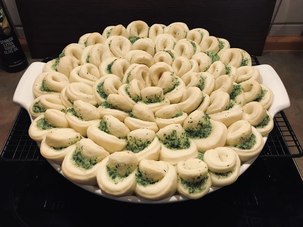 Muschelbrot mit Kräuterbutter