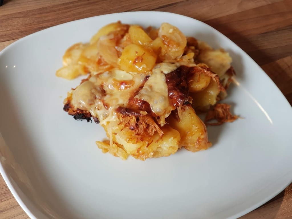 Pulled Pork Auflauf in der großen Ofenhexe