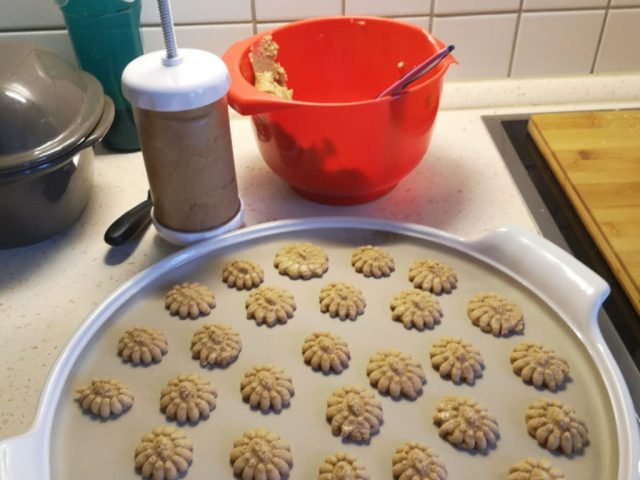 Zimtplätzchen aus der Plätzchenpresse von Pampered Chef