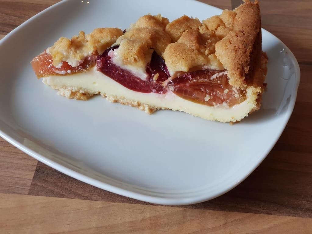 Zwetschgenkuchen mit Puddingfüllung
