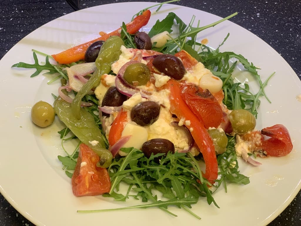 Überbackener Schafskäse aus dem Zauberkasten