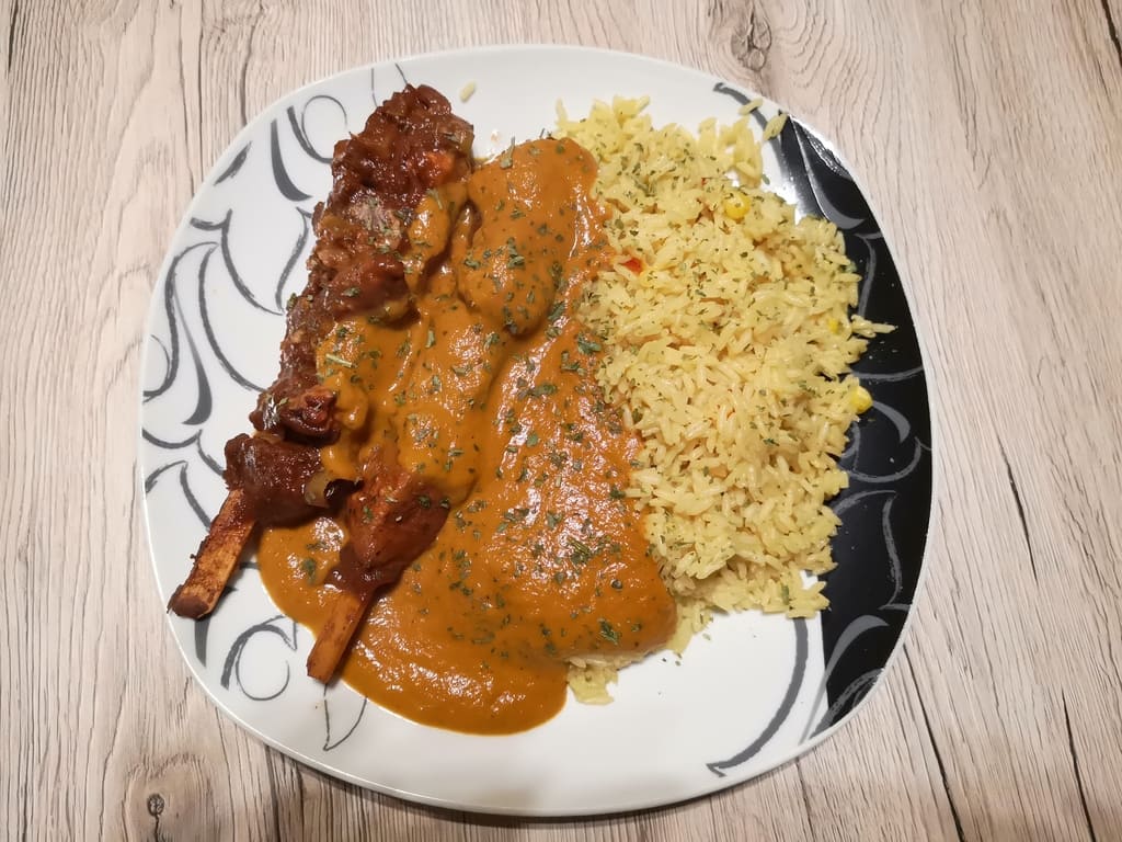 Schweinespieße in Rotweinsoße