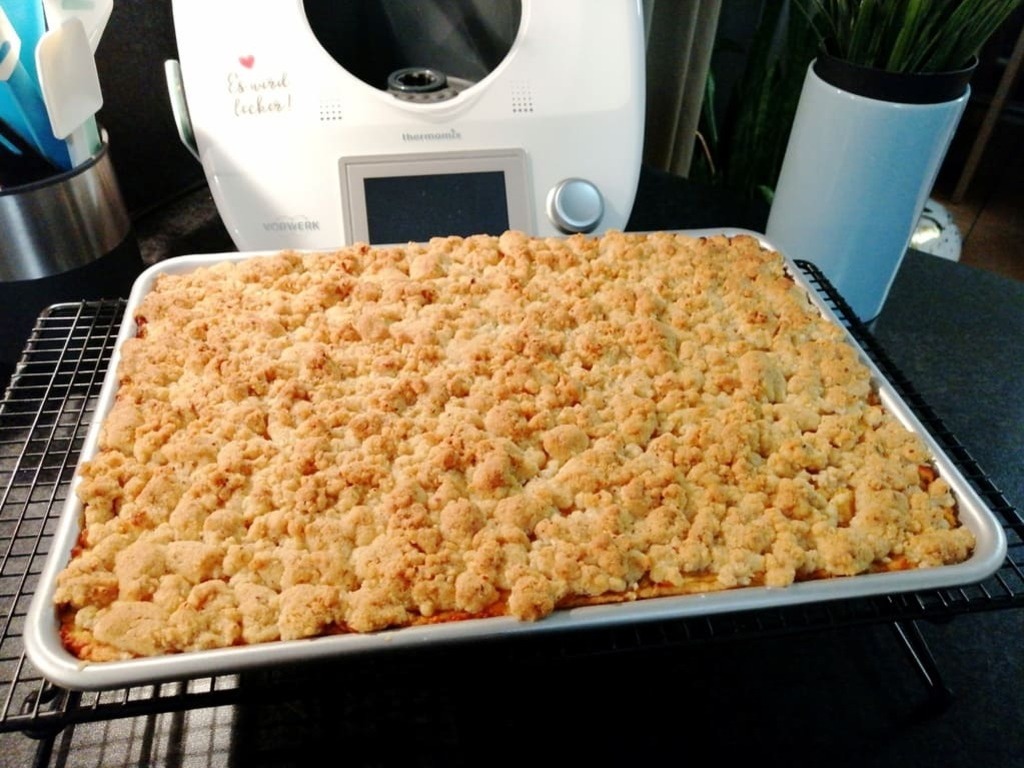 Apfelkuchen mit Mandelstreusel vom mittleren Backblech