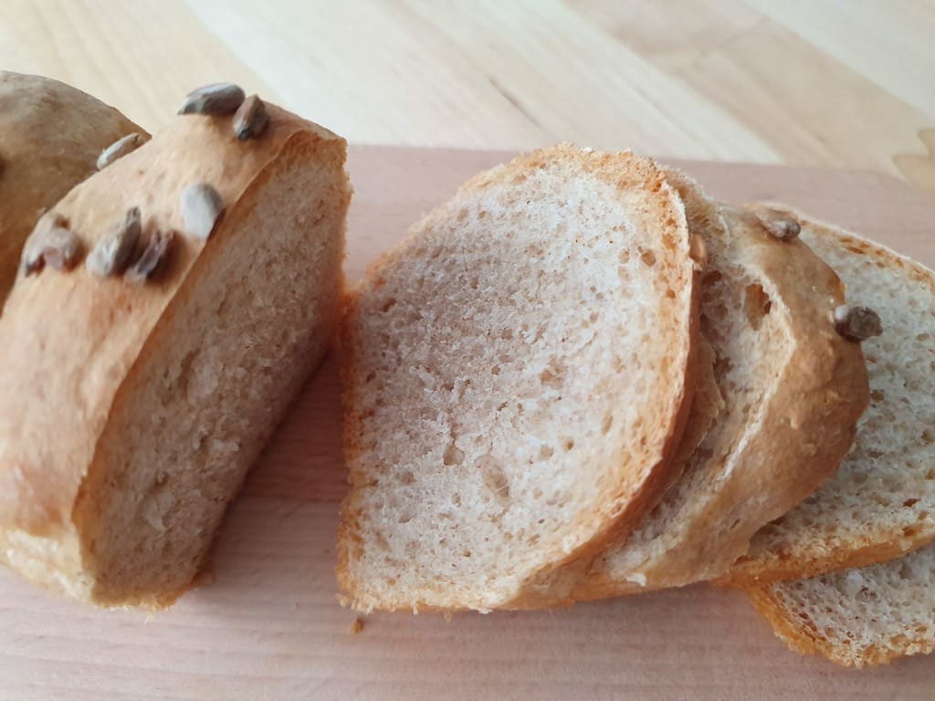 Vier kleine Party-Weißbrote aus der Mini-Kastenform ( Zauberkästchen )