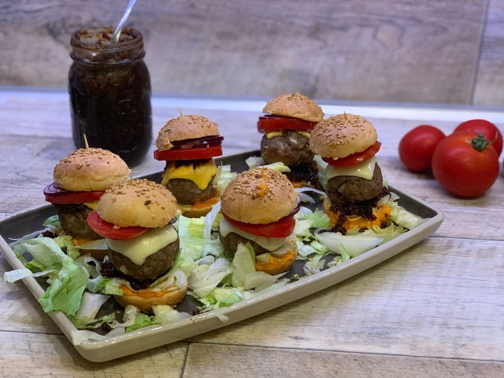 Mini – Burger – Türmchen aus dem 12er Snack