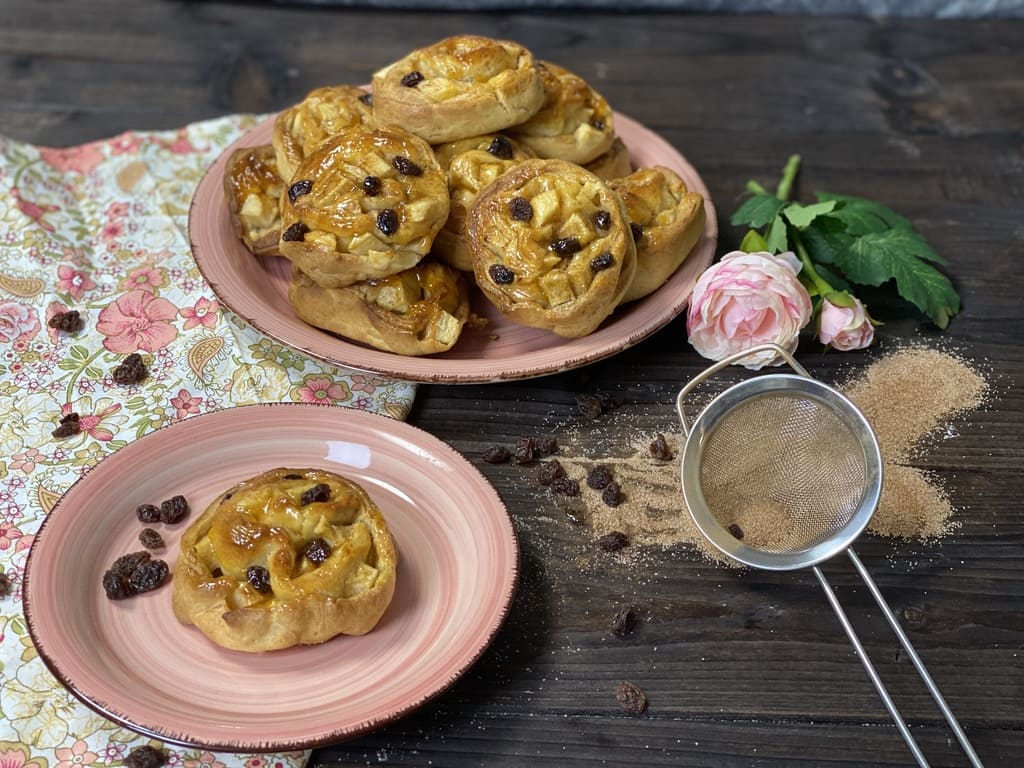 Apfelschnecken mit Rosinen