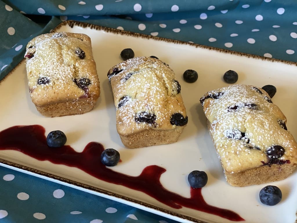Blaubeer-Küchlein aus der Mini-Kuchenform