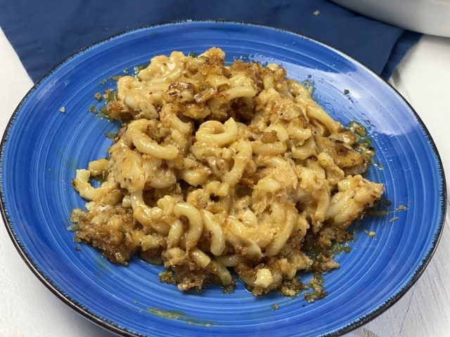 Mac & Cheese aus der runden Ofenhexe