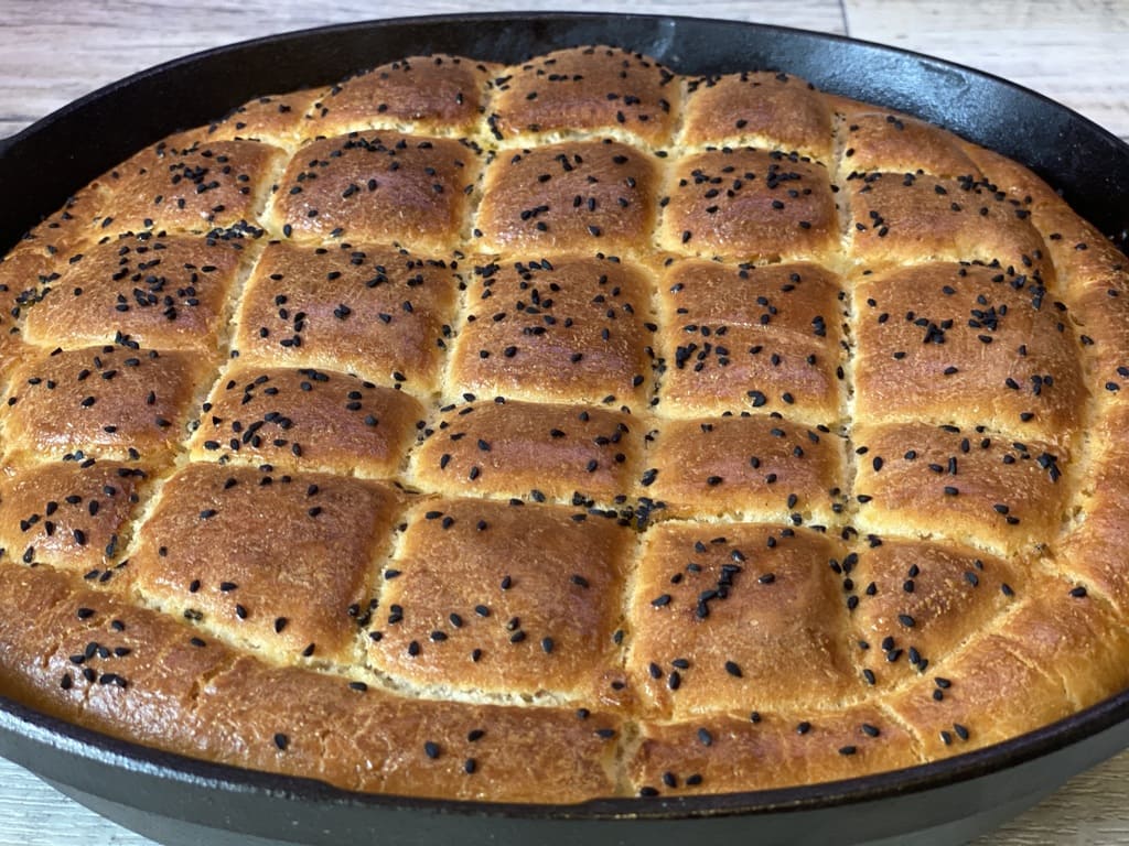 Fladenbrot aus der Gusseisernen Bratpfanne