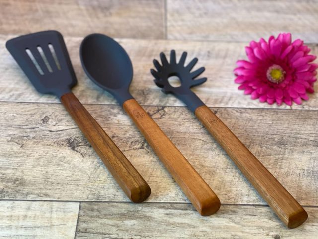 Helferset Aus Silikon Und Holz