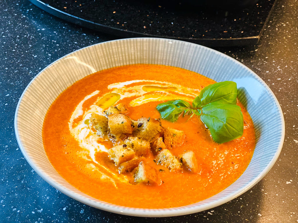 Tomatensuppe mit Croutons