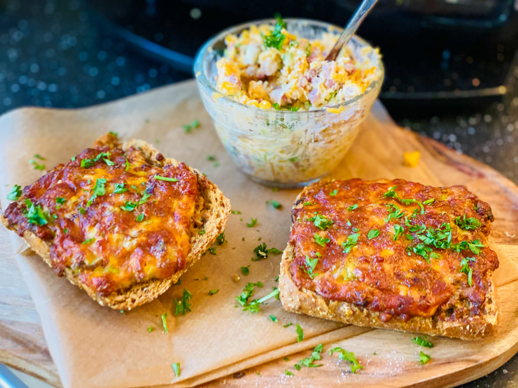 Überbackenes Gourmet-Brot – Aus dem Air Fryer