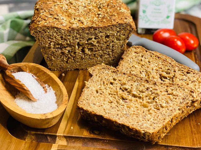 Vollkornbrot mit feiner Nusscreme